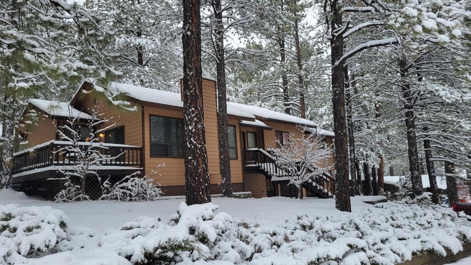 Kathys Cabin, King Bed, Hot Tub, Near-Nau & Downtown Attractions, Perfect Year-Round Mountain Getaway Flagstaff Extérieur photo